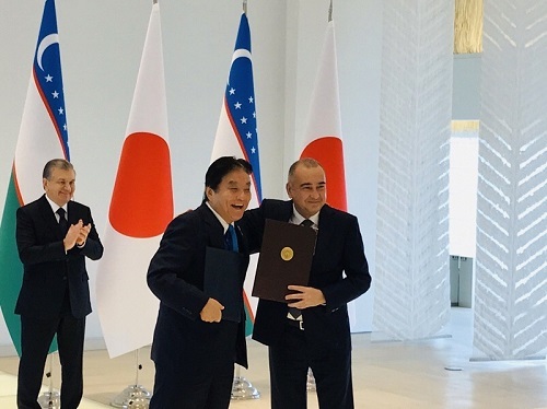 写真：パートナー都市締結式の様子