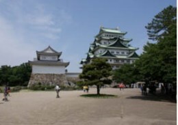 名古屋城の天守閣の写真