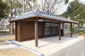 写真：熱田魚問屋モニュメント（外観）