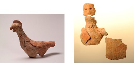 西大久手古墳の鶏形埴輪の写真、巫女形埴輪の写真