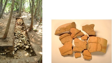 南社古墳の墳丘と葺石の写真、埴輪の写真