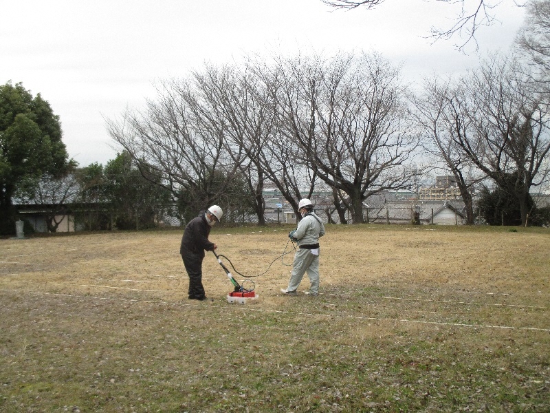 レーダー探査をしている様子の写真