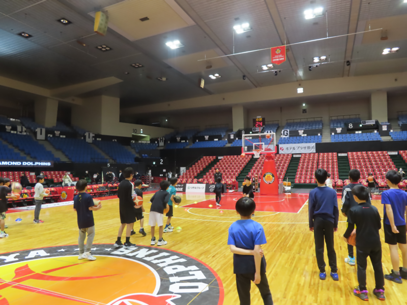 令和6年度のバスケボール体験教室（名古屋ダイヤモンドドルフィンズ）の様子