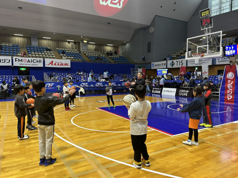 令和6年度のバスケットボール（ファイティングイーグルス名古屋）体験教室の様子