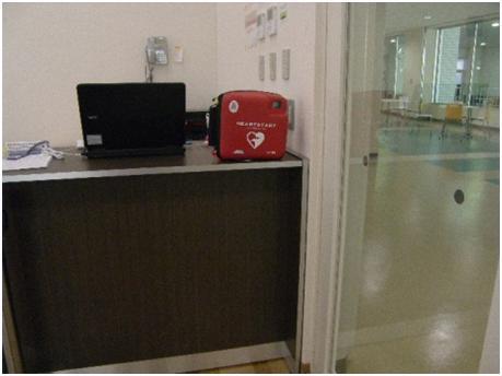 写真:守山スポーツセンター(トレーニング室)のAED