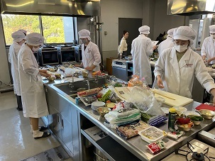 写真:試作の様子