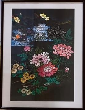 写真：区長賞受賞作品「満開のボタンと清流」（工芸・彫刻の部）