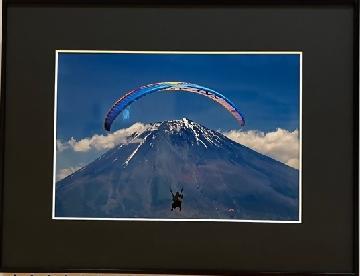 写真：区長賞受賞作品「空を飛ぶ」（写真の部）