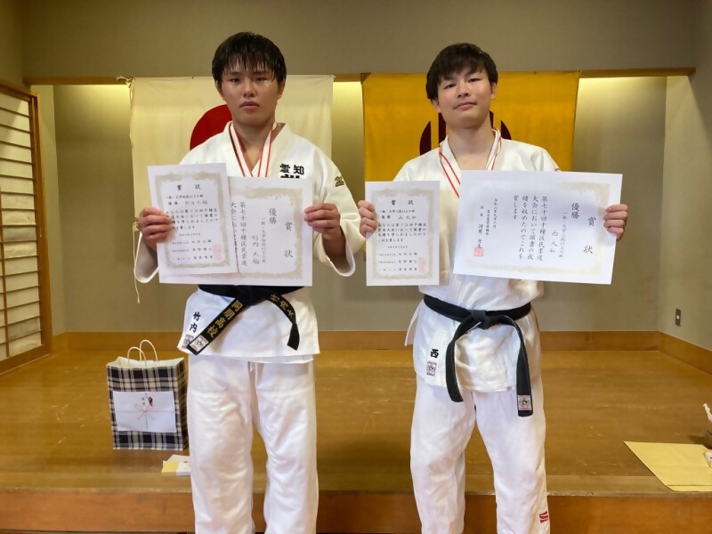 写真:個人の部(2部門)優勝 西大和 竹内大翔