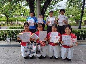 写真:「中学女子の部」入賞者