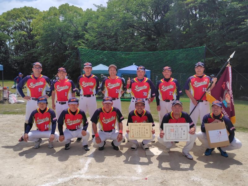 写真:優勝した千石学区チーム