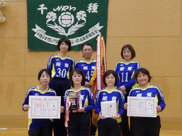 写真:優勝チーム「振甫B」