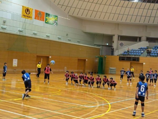 写真:第8回小学生ドッジボール大会の様子