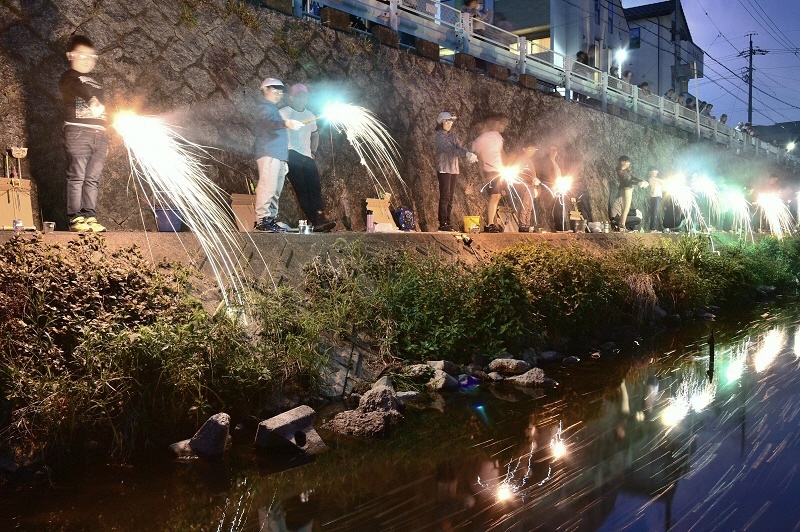 写真:山崎川花火1