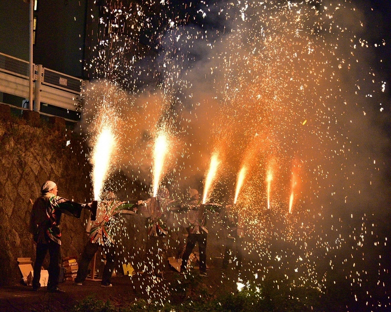 写真:山崎川花火2