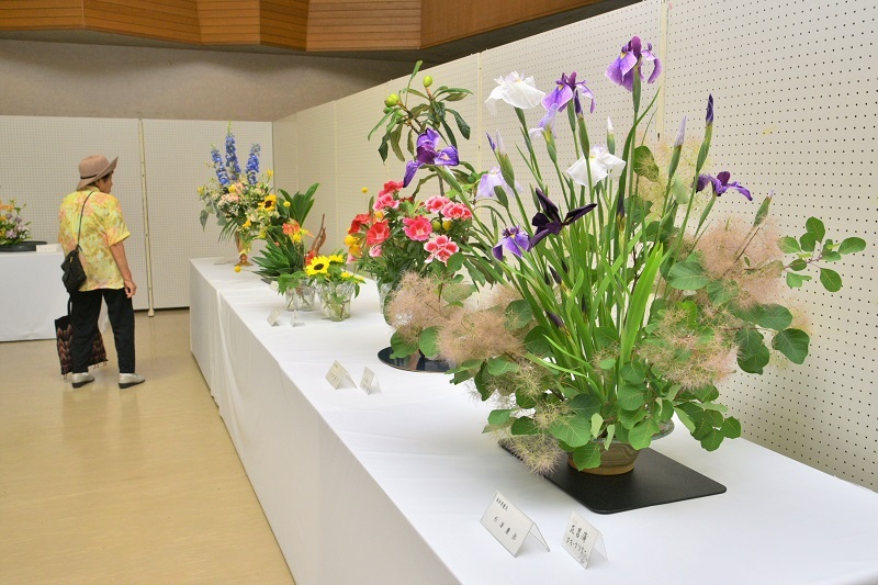 写真:いけばな展1