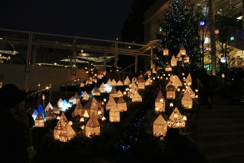 写真:イルミネーション作品(星が丘テラス)