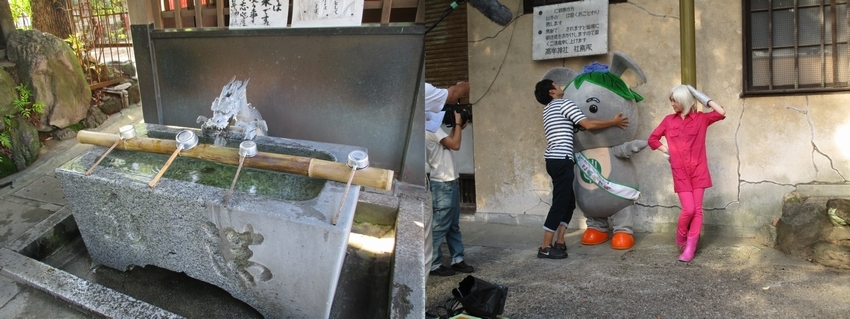 写真:高牟神社での撮影風景