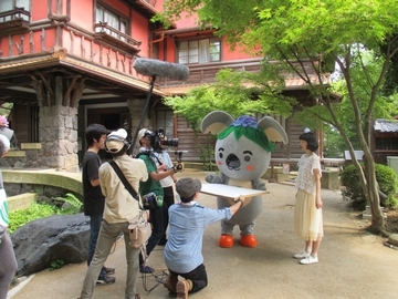 写真:聴松閣での撮影風景