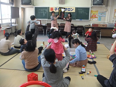 写真：子育てサロンの様子3