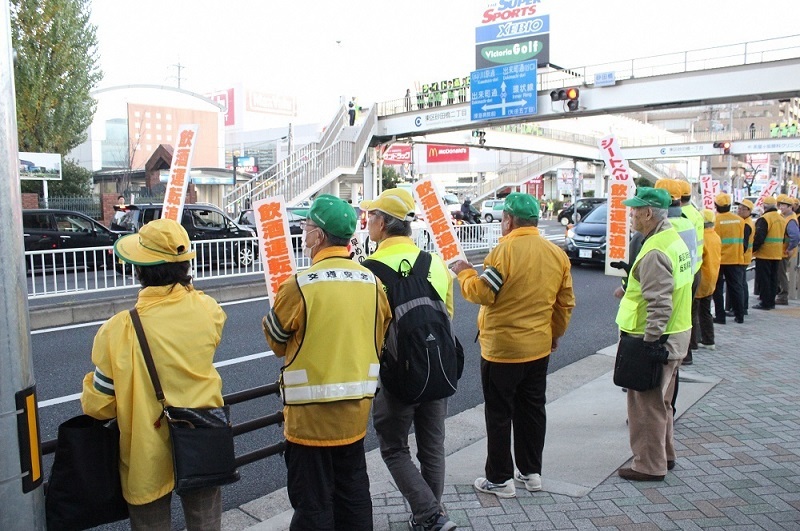 写真:街頭キャンペーン2
