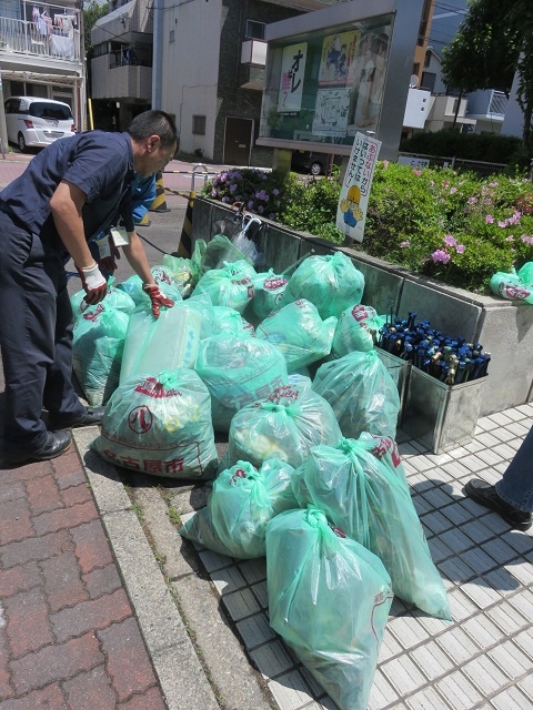 写真:クリーンキャンペーンで拾ったごみが集まった様子
