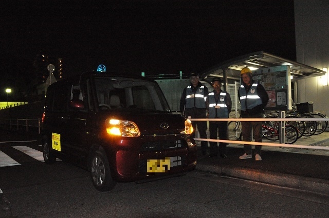 写真:防犯パトロールの様子