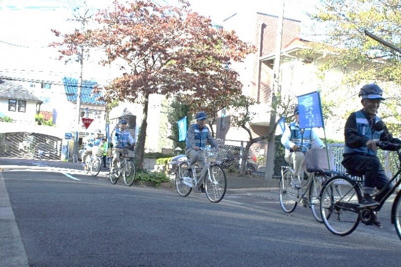 写真:パトロール隊員出発