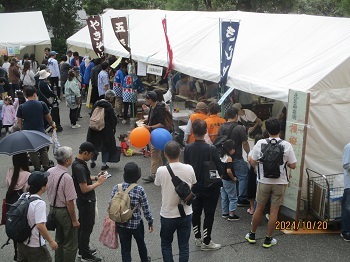 写真：商店街ブース