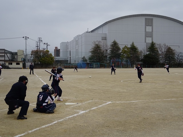 写真:北区女子ソフトボール大会競技風景