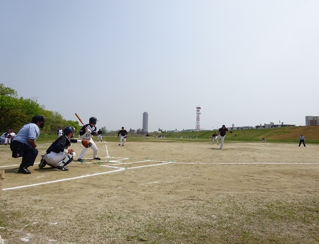 写真:北区OBソフトボール大会競技風景