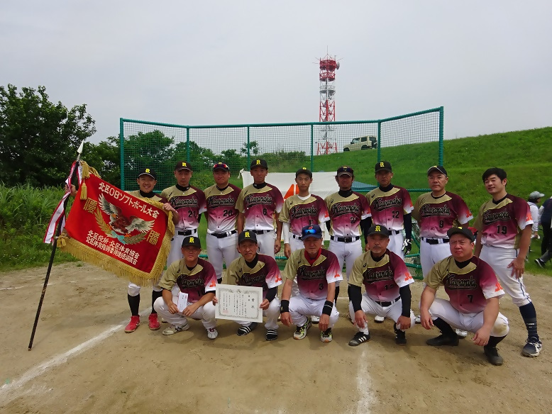 写真:優勝の川中学区の皆さん