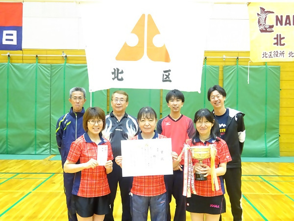 写真:優勝した楠学区チームの皆さん