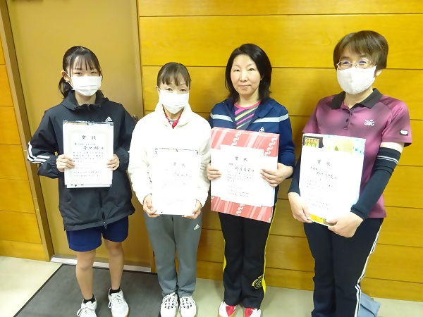 写真:女子Bの部で入賞した皆さん