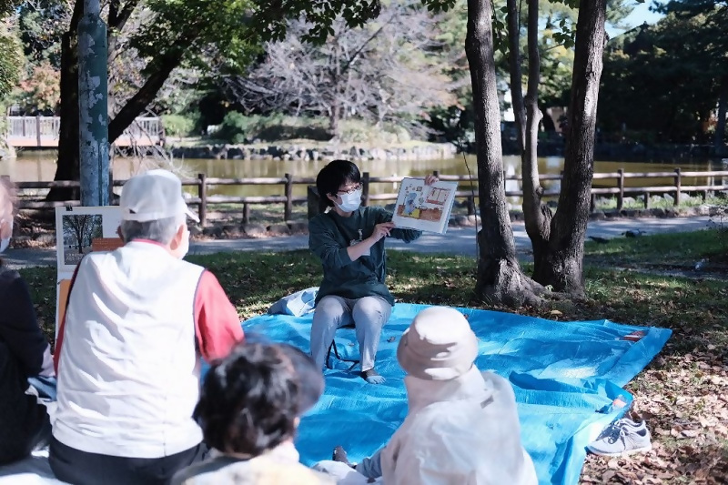 写真:朗読会の様子です。
