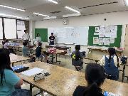 写真：講師によるワンポイントレッスン