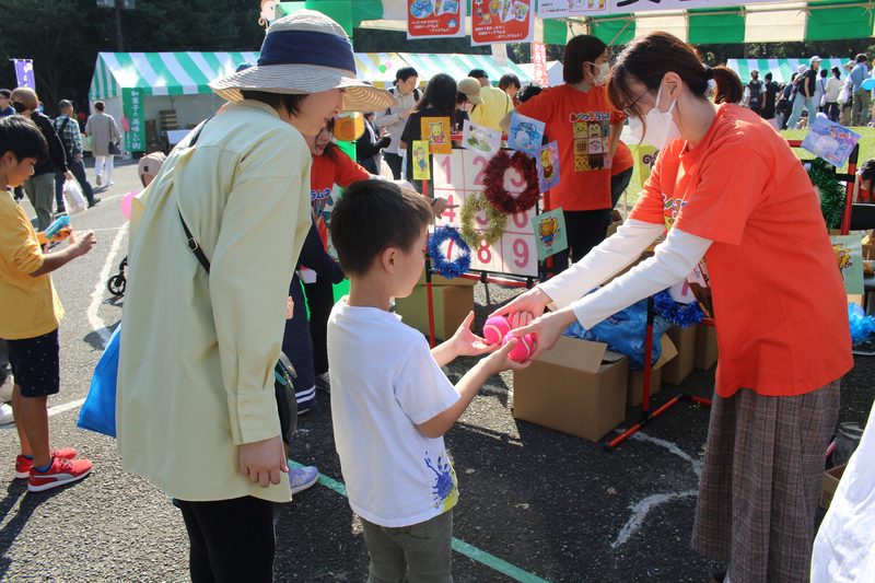写真:もーやっこお菓子まつりブースの様子2