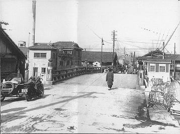 写真:東からみた五条橋
