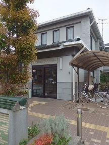 諏訪コミュニティセンター全体を外から写した写真