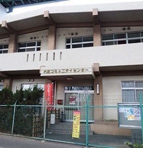 六反コミセンの建物の写真