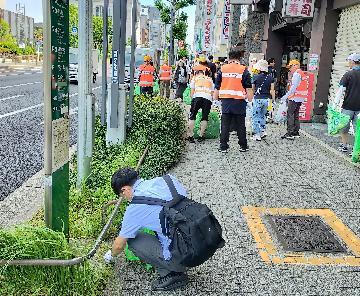 平和学区の清掃活動写真