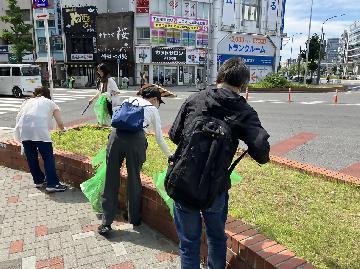 株式会社メニコンの清掃活動写真