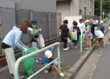千早学区の清掃活動写真