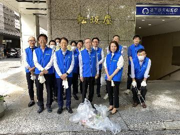 松坂屋の清掃活動写真