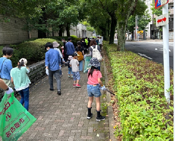 平和学区の清掃活動写真