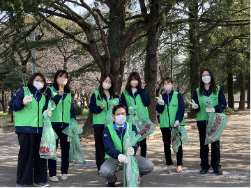 コーユーレンティア株式会社の自主清掃活動写真