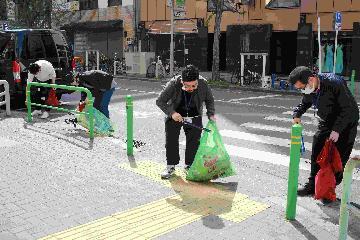 株式会社アルペンの自主清掃活動写真