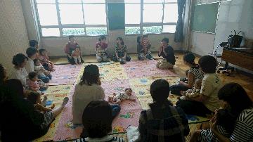 子育てサロンの様子の写真