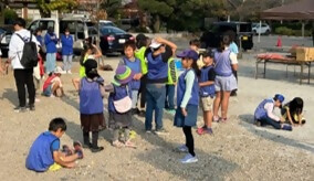 写真:第10回中区子ども会親子写生大会の様子