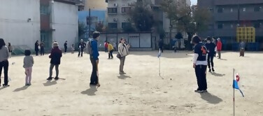 写真:第12回大須学区ふれあいグラウンドゴルフ大会の様子